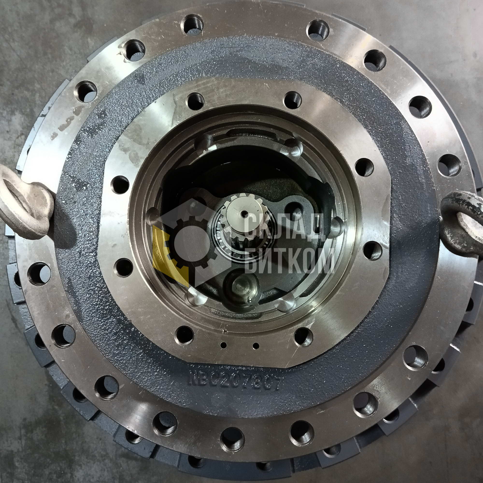 YN15V00011F1 Редуктор хода Kobelco HD1023