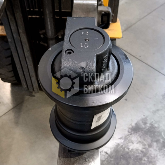 20Y-30-00011 Каток опорный Komatsu PC200-7