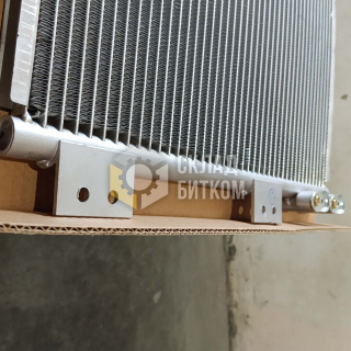 Радиатор кондиционера Hitachi 4704924