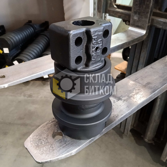 22U-30-00021 Каток поддерживающий Komatsu PC200-7